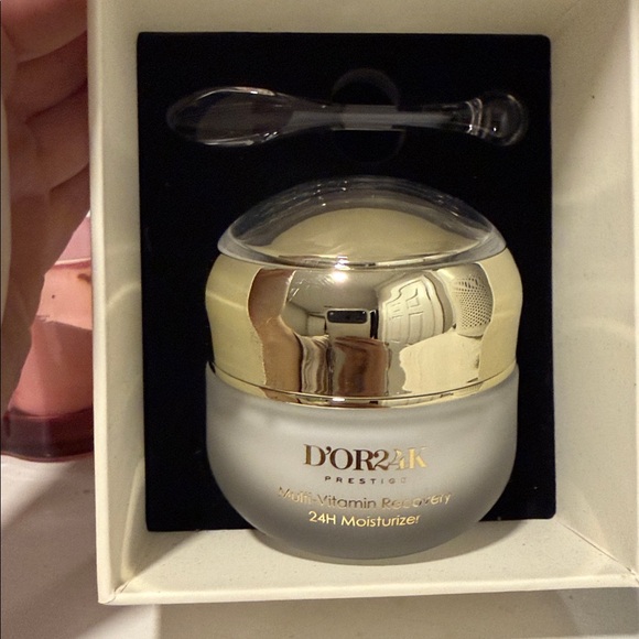 D'Or Skincare 24K Prestige Multi-Vitamin Recovery 24 H Moisturizer - Picture 2 of 3